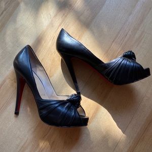 100% authentic Christian Louboutin Jenny pumps